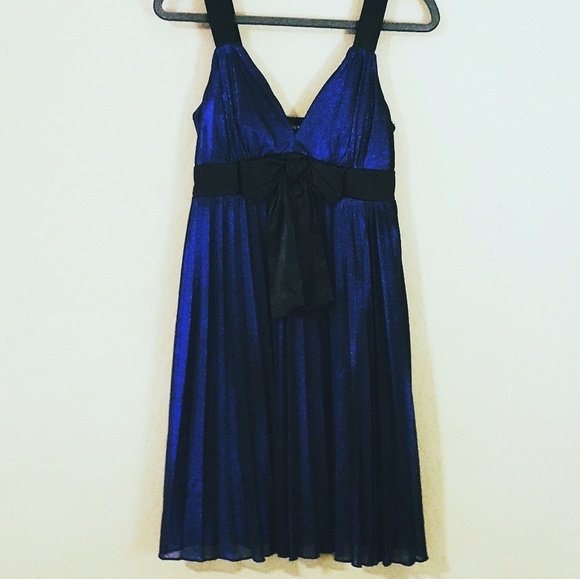 Jodi Kristopher Y2K Black and Colbalt Accordian Pleat Chiffon Overlay Mini Dress - Picture 3 of 7